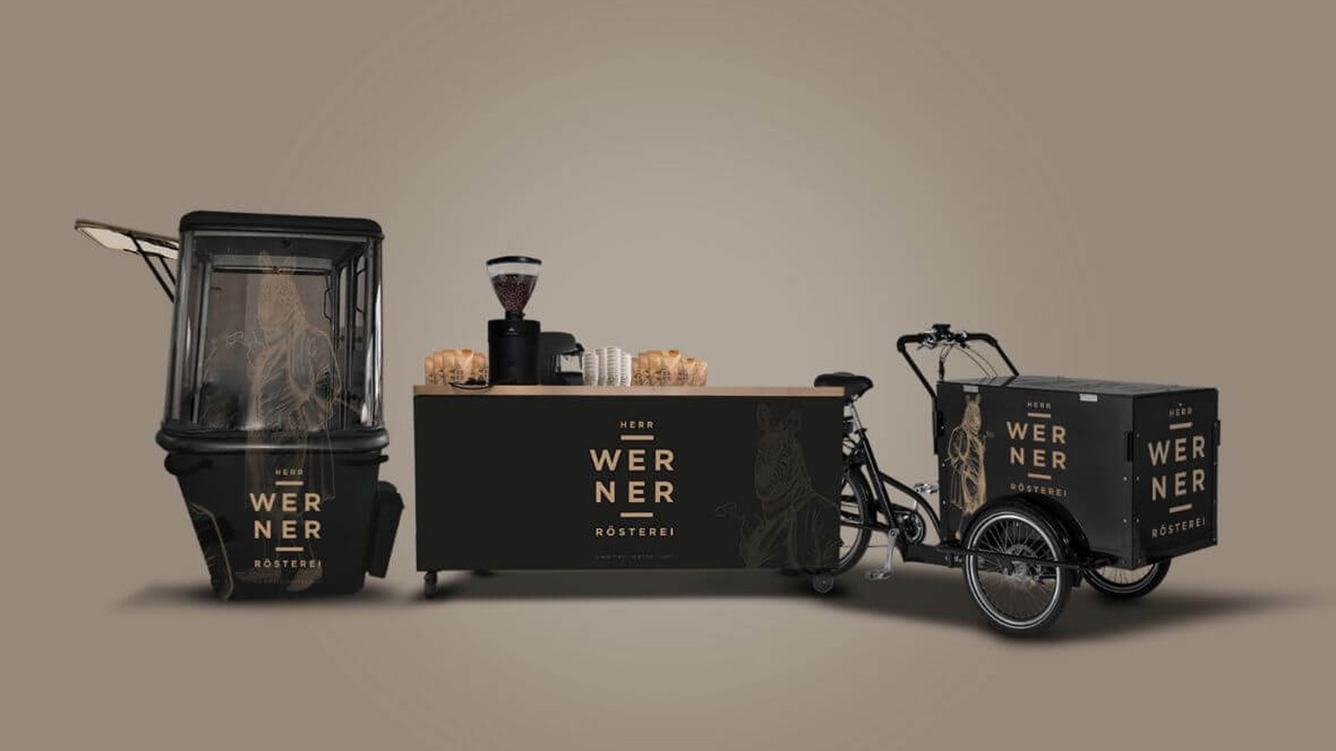 Mobiles Kaffee Setup mit Wagen Tresen und Lastenrad in einheitlicher Branding Gestaltung umgesetzt von Wuger