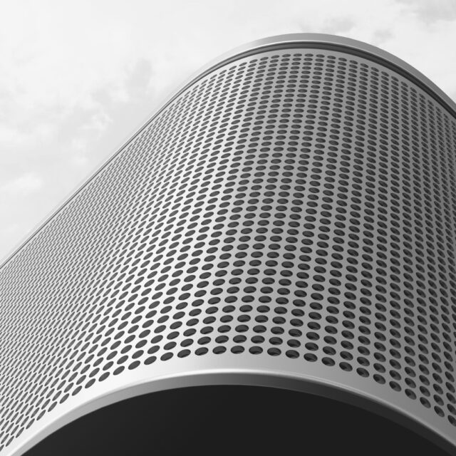 Architektonische Detailaufnahme des Leica Cine 1 – Designästhetik, Präzision und Markeninszenierung in der Visualisierung von WUGER.