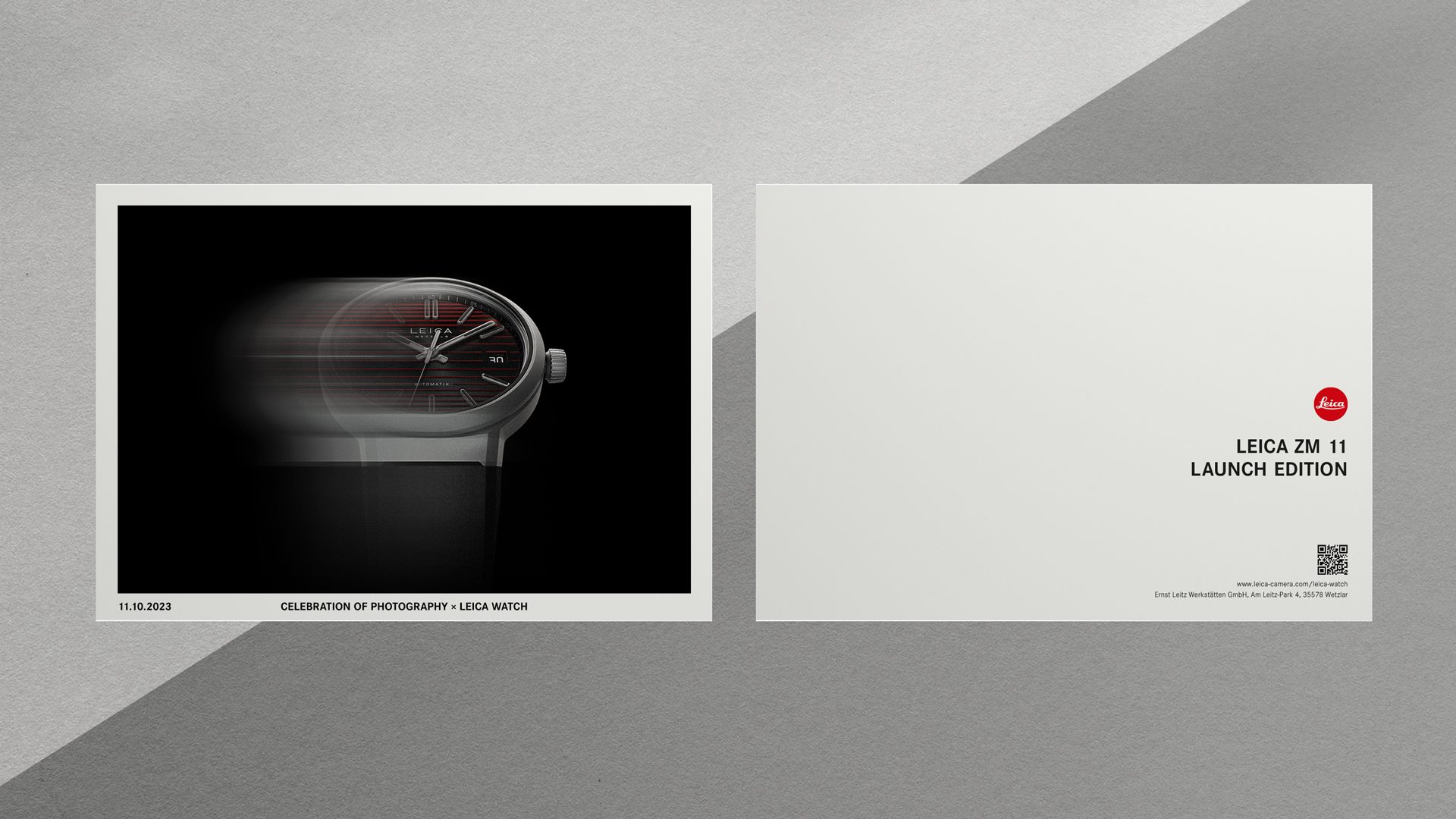 Fotografierte Postkarte mit Uhr und Bewegungseffekt sowie minimalistischer Rückseite aufgenommen von Wuger für ein hochwertiges Eventdesign