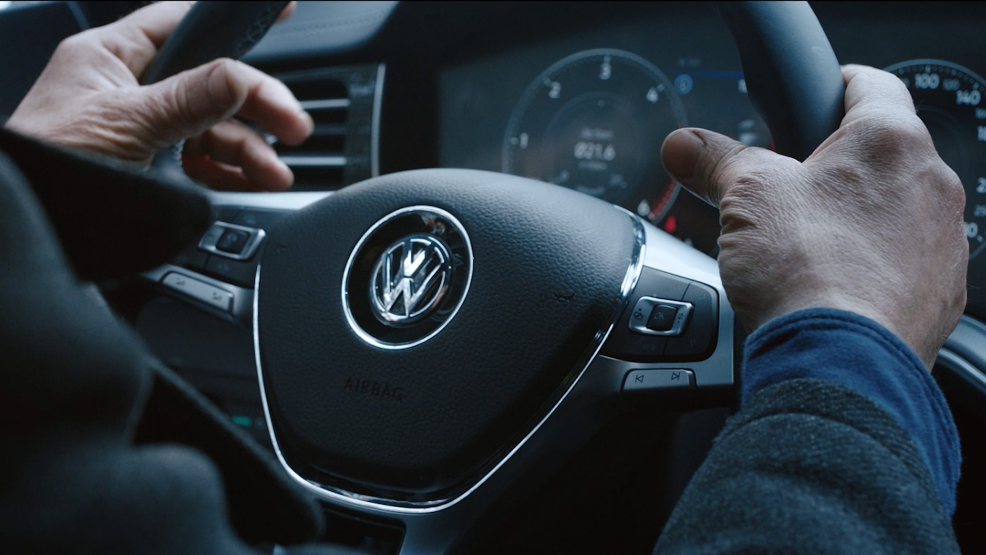 Detailshot eines Lenkrades für Produktinszenierung in Werbefilm von Wuger
