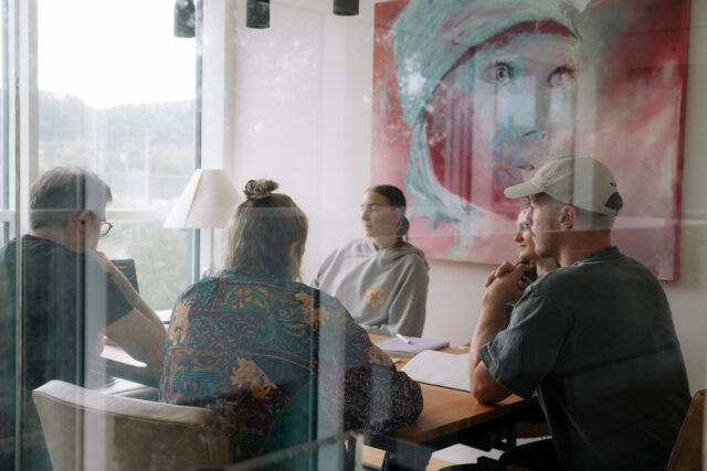 Wuger formt aus Analyse und Design starke Markenidentitäten, die klar wirken und langfristig tragen. Wuger Creative – Branding und Markenentwicklung für moderne Unternehmen